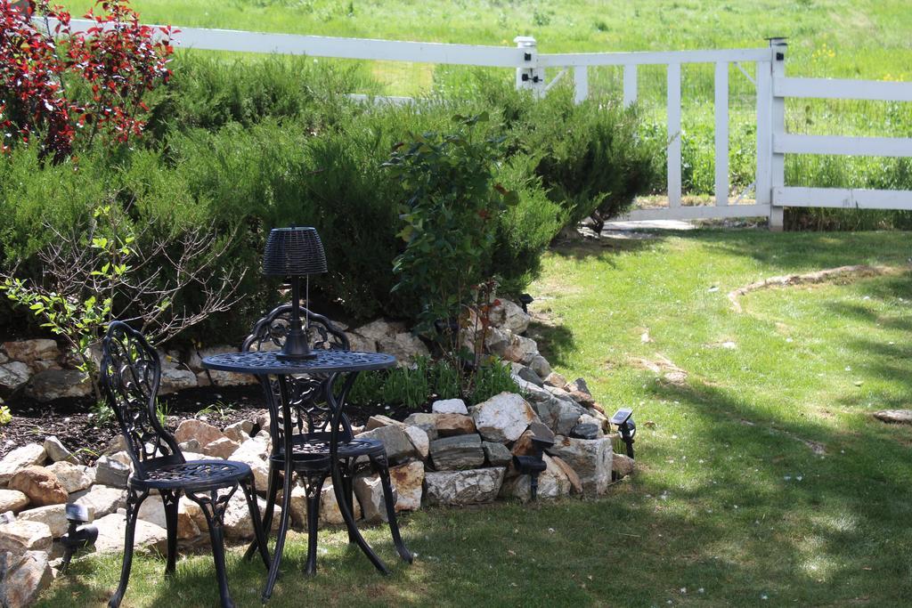 Country Cottage B&B Vernon Eksteriør bilde
